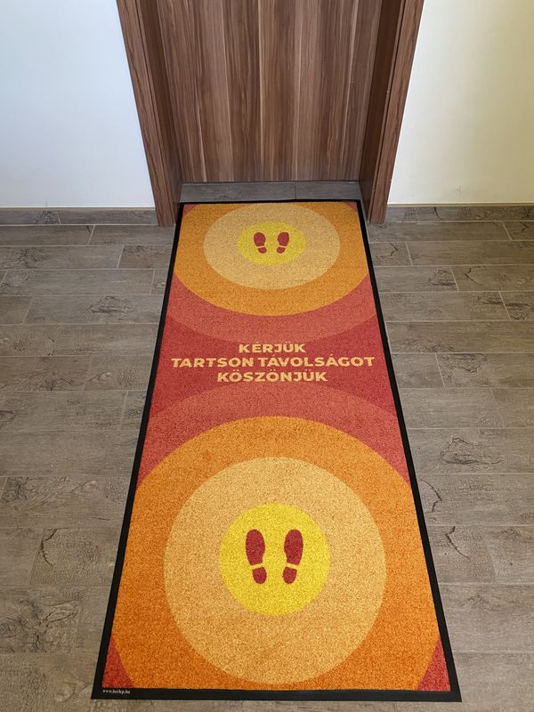 Fußmatten mit Covids Logos - IMG-3148.jpg